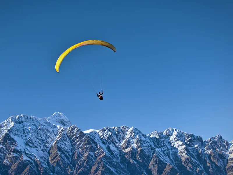 Alanya Yamaç Paraşütü: 800 Metre Yükseklikten Adrenalin Dolu Uçuş